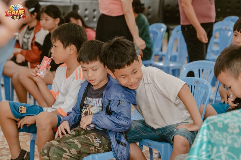 Chương trình phát cơm từ thiện tại các trại tị nạn 1 Thực trạng các trại tị nạn của Việt Nam hiện nay